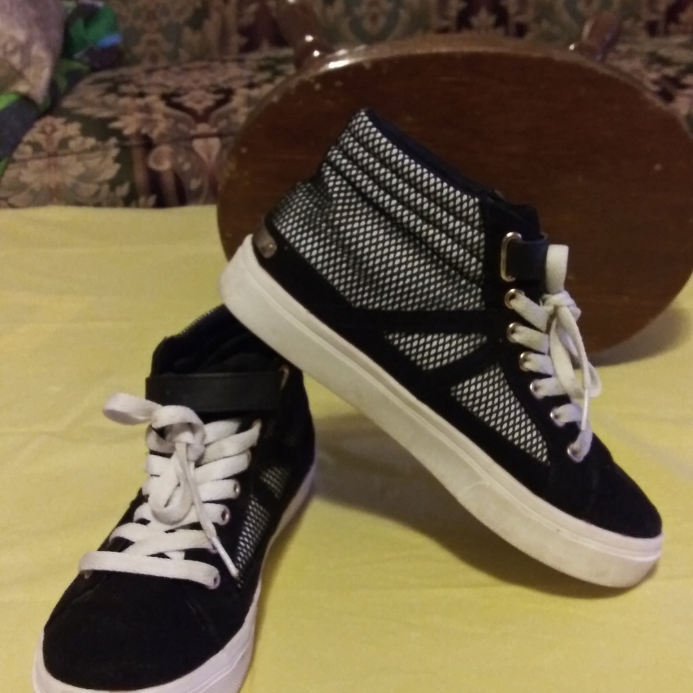 Juicy Couture Hester Sneakers Size 7